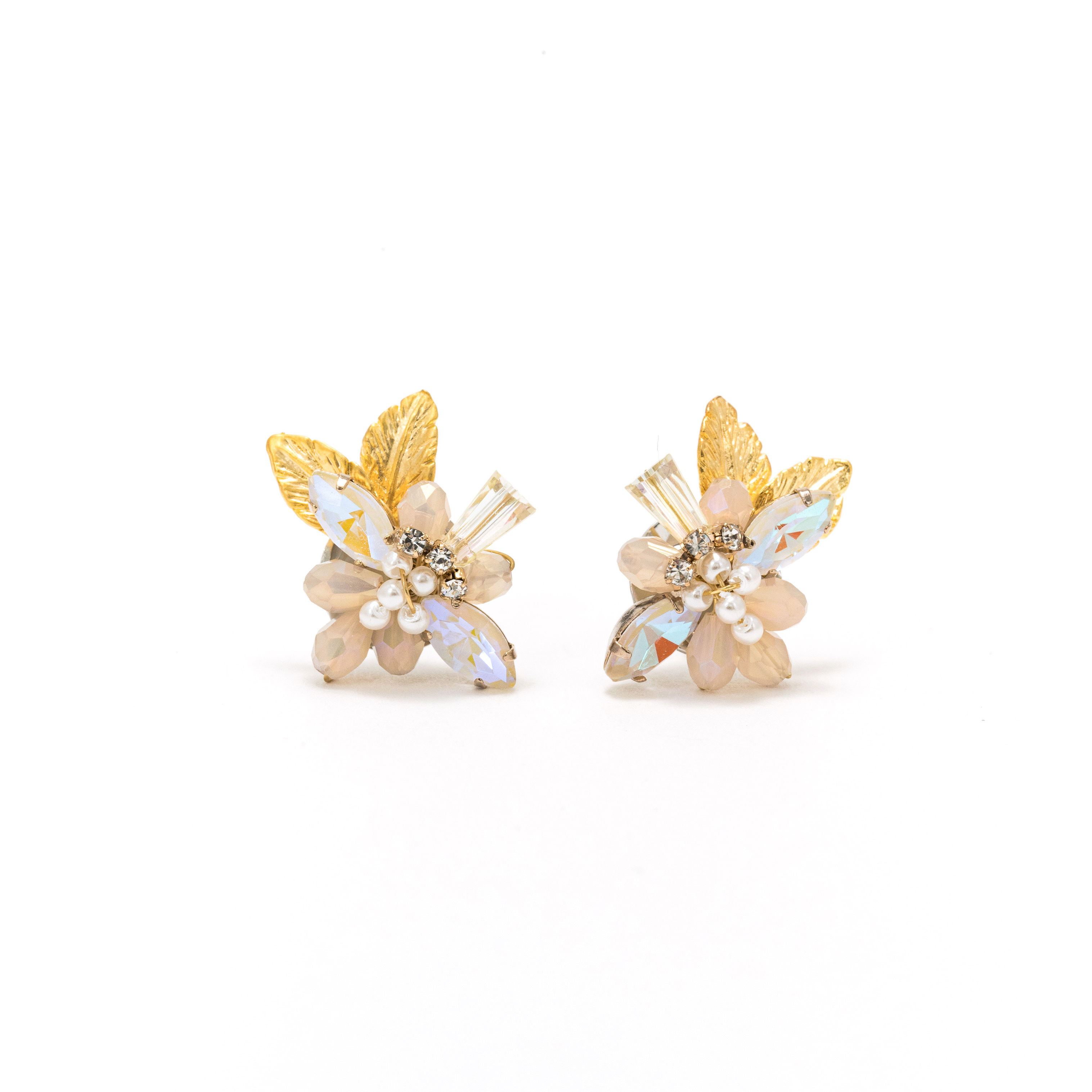 Picture of Botanist Stud Earrings - Creme