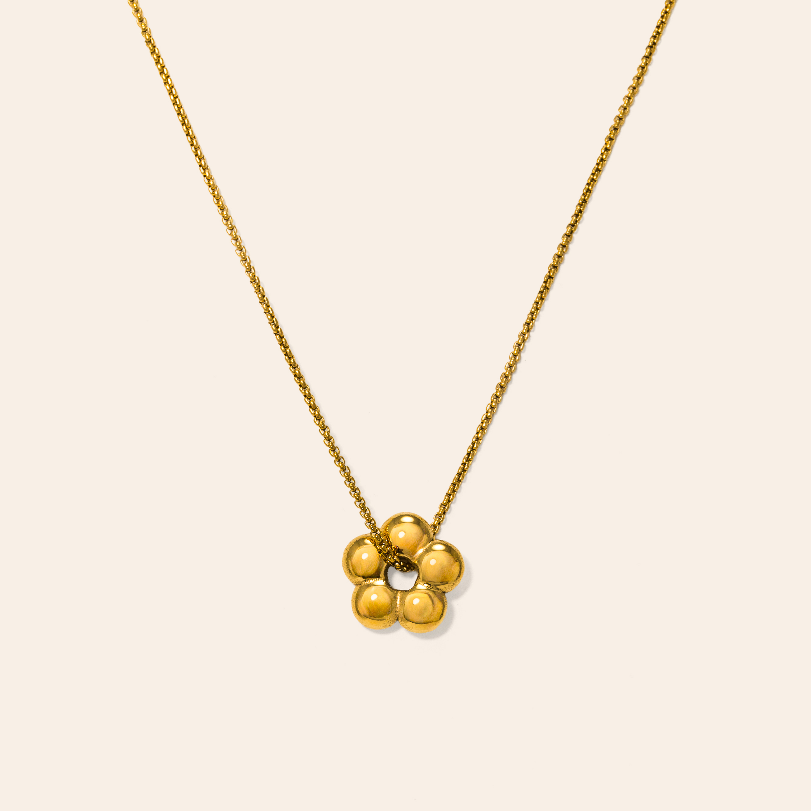 Picture of Daisy Charm Necklace - Gold