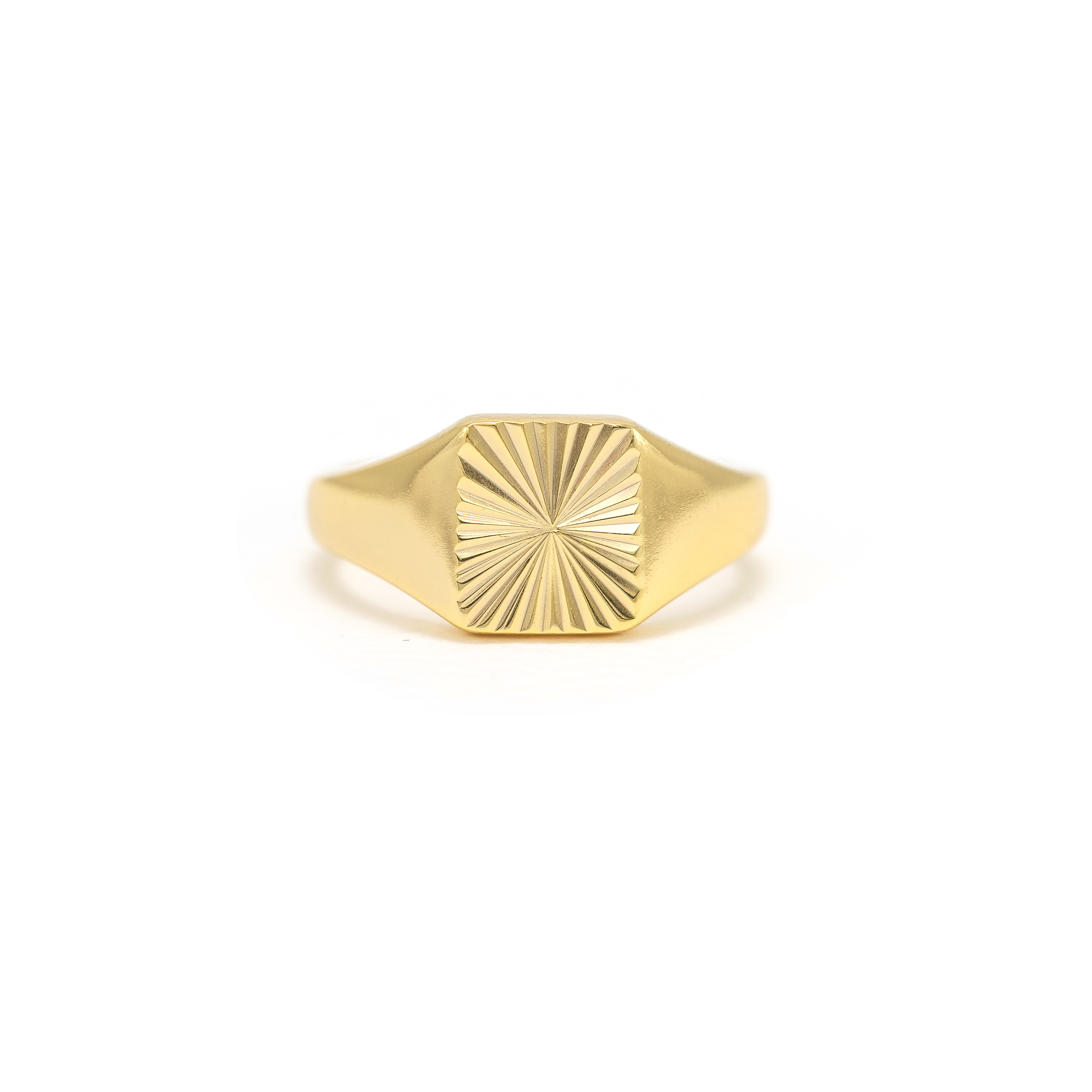 Picture of Rectangle Fluted Signet Ring - Gold - 9