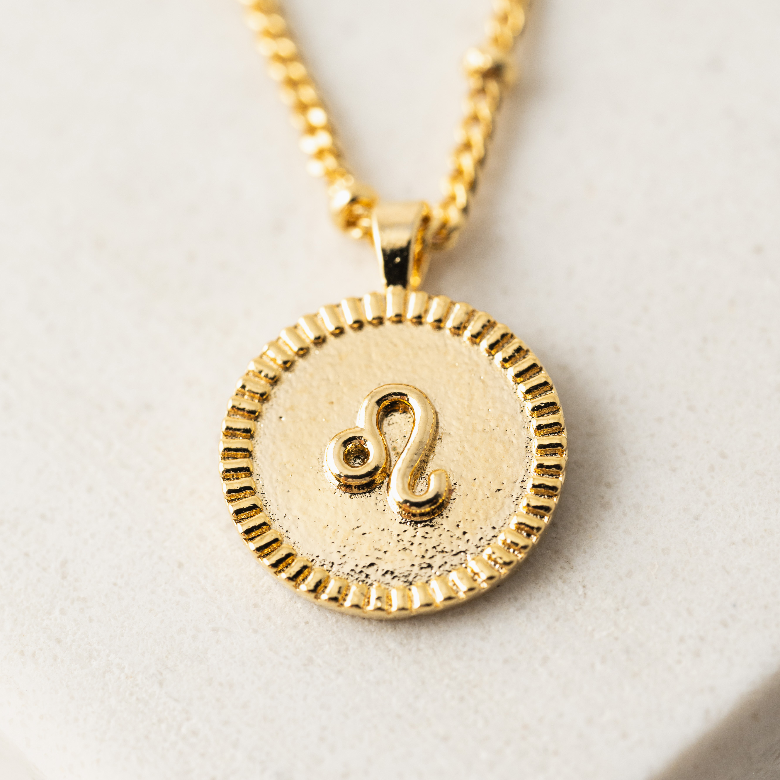 Picture of Leo Horoscope Necklace - Gold