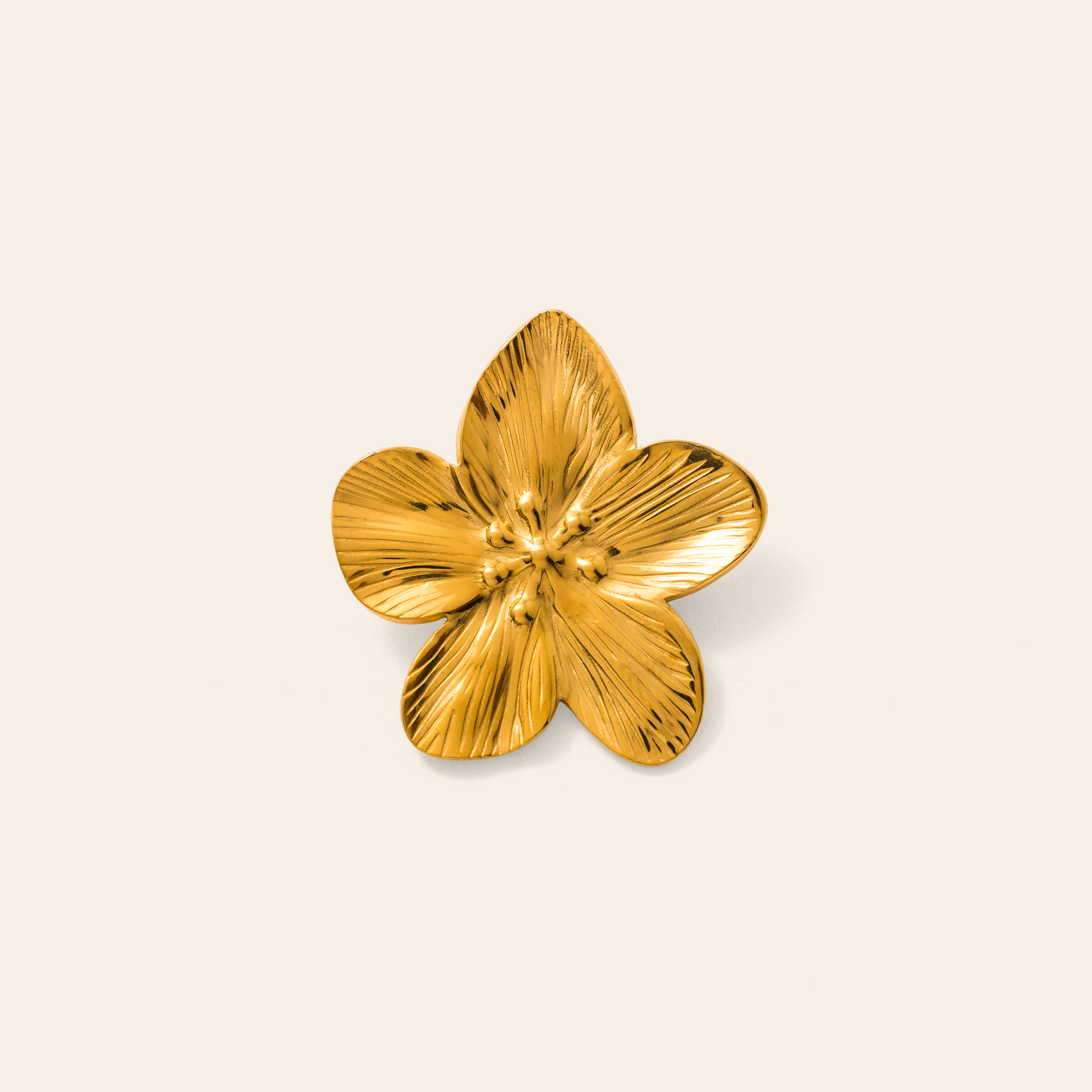 Picture of Textured Flower Brooch - Gold