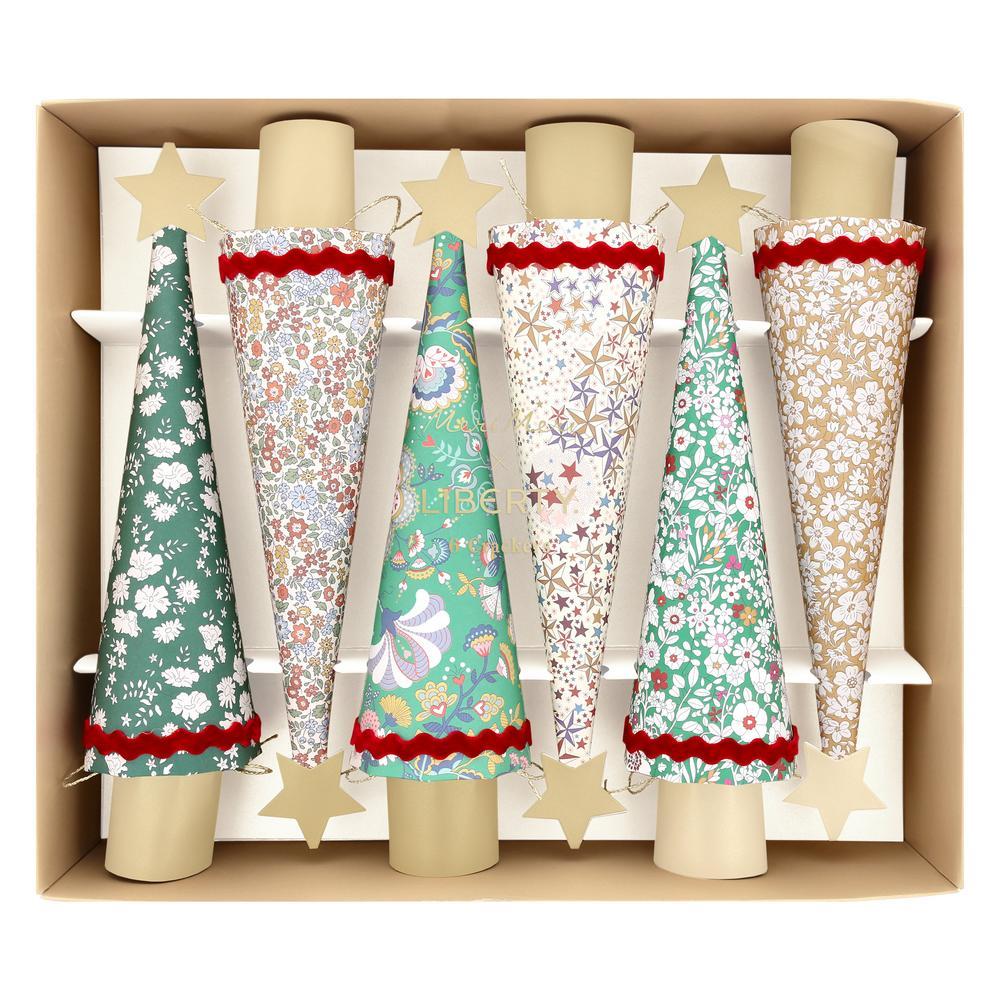 Picture of Meri Meri x Liberty Tree Crackers (x 6)
