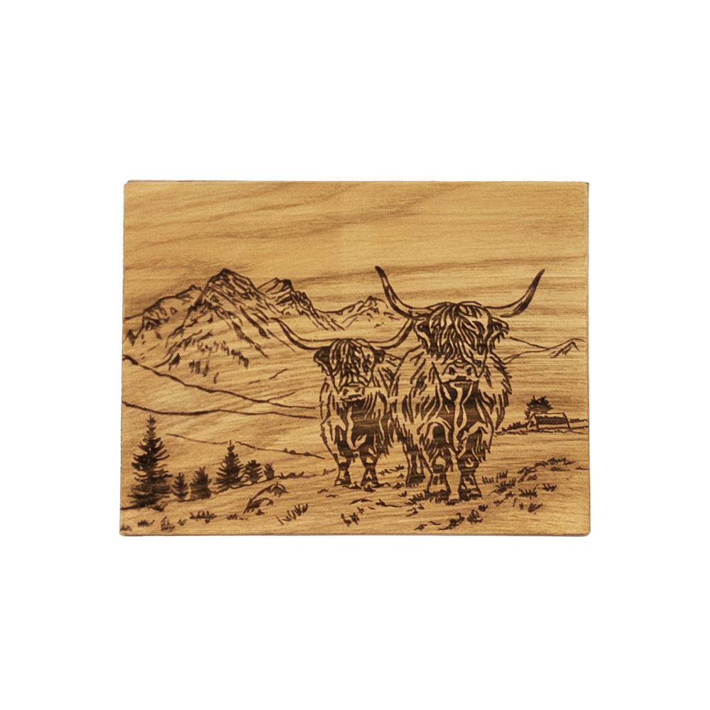 Picture of Oak Bar Board - Scenic Highland Cow