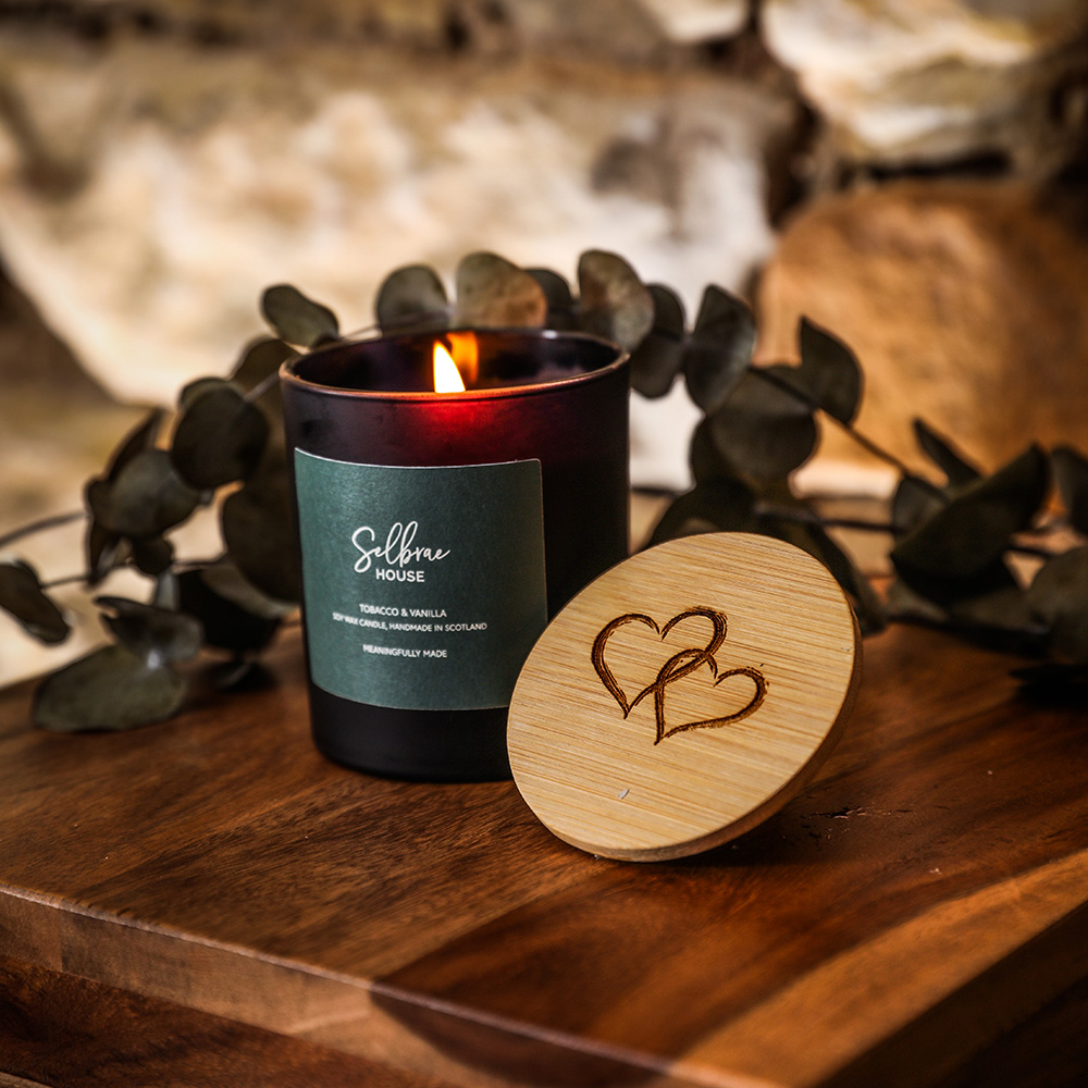 Picture of Black Candle - Tobacco & Vanilla - Hearts