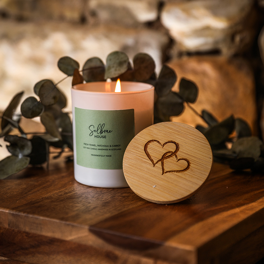 Picture of White Candle - Fresh Fennel, Patchouli & Carrot -