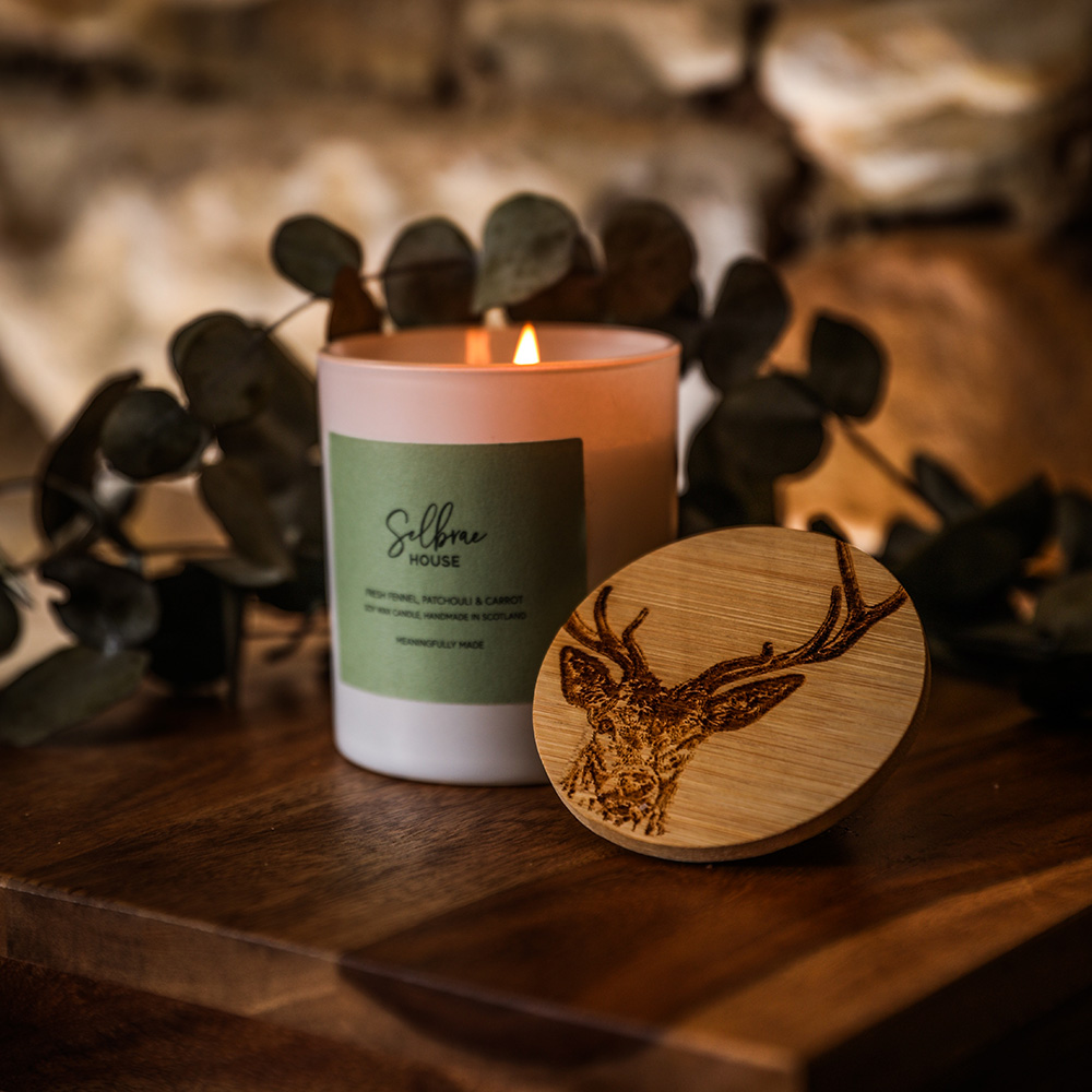 Picture of White Candle - Fresh Fennel, Patchouli & Carrot -
