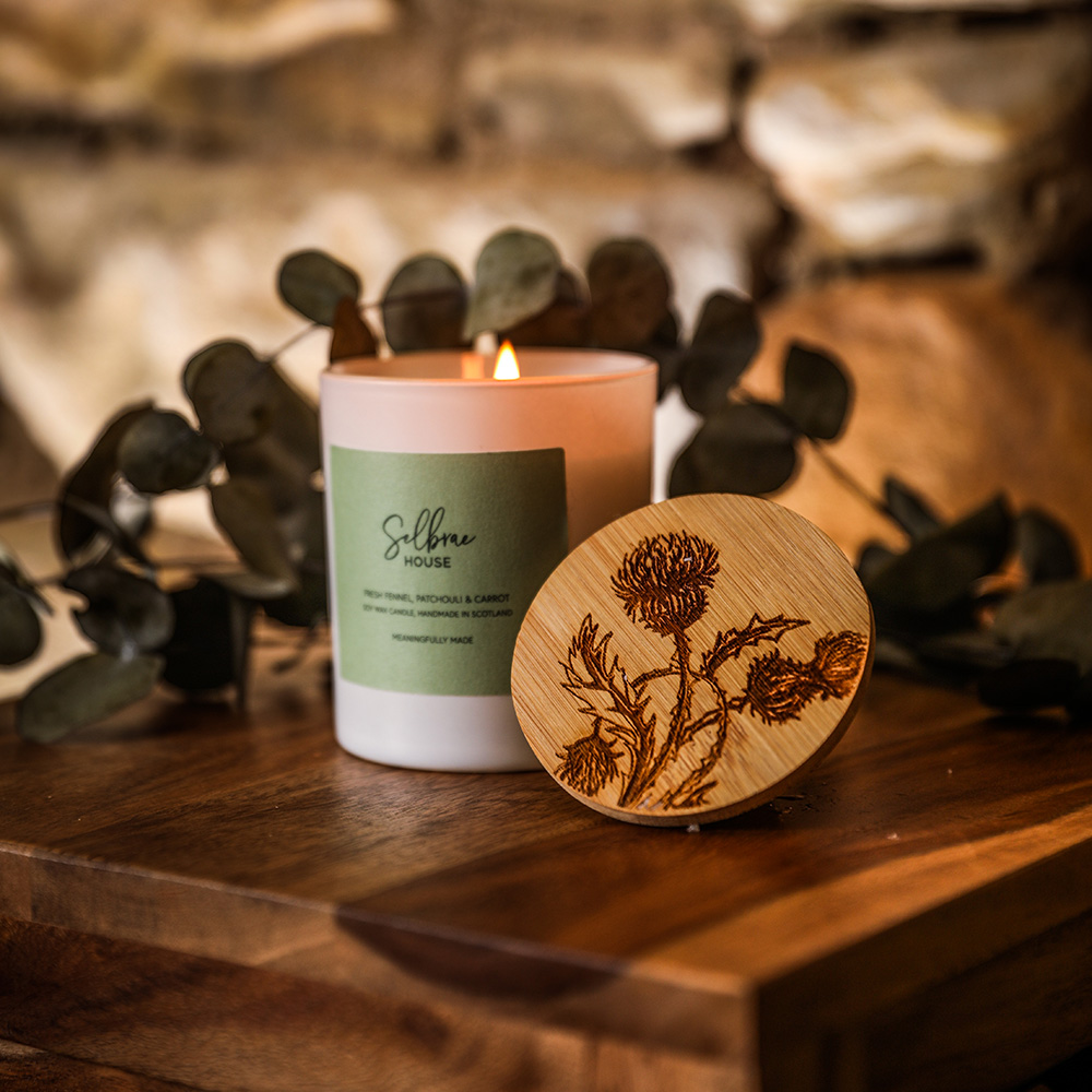 Picture of White Candle - Fresh Fennel, Patchouli & Carrot -
