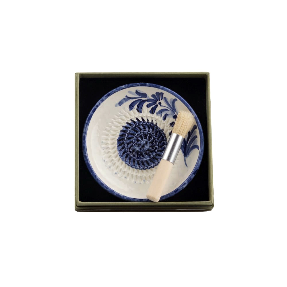 Picture of Ceramic Garlic Grater & Brush Set - Olive