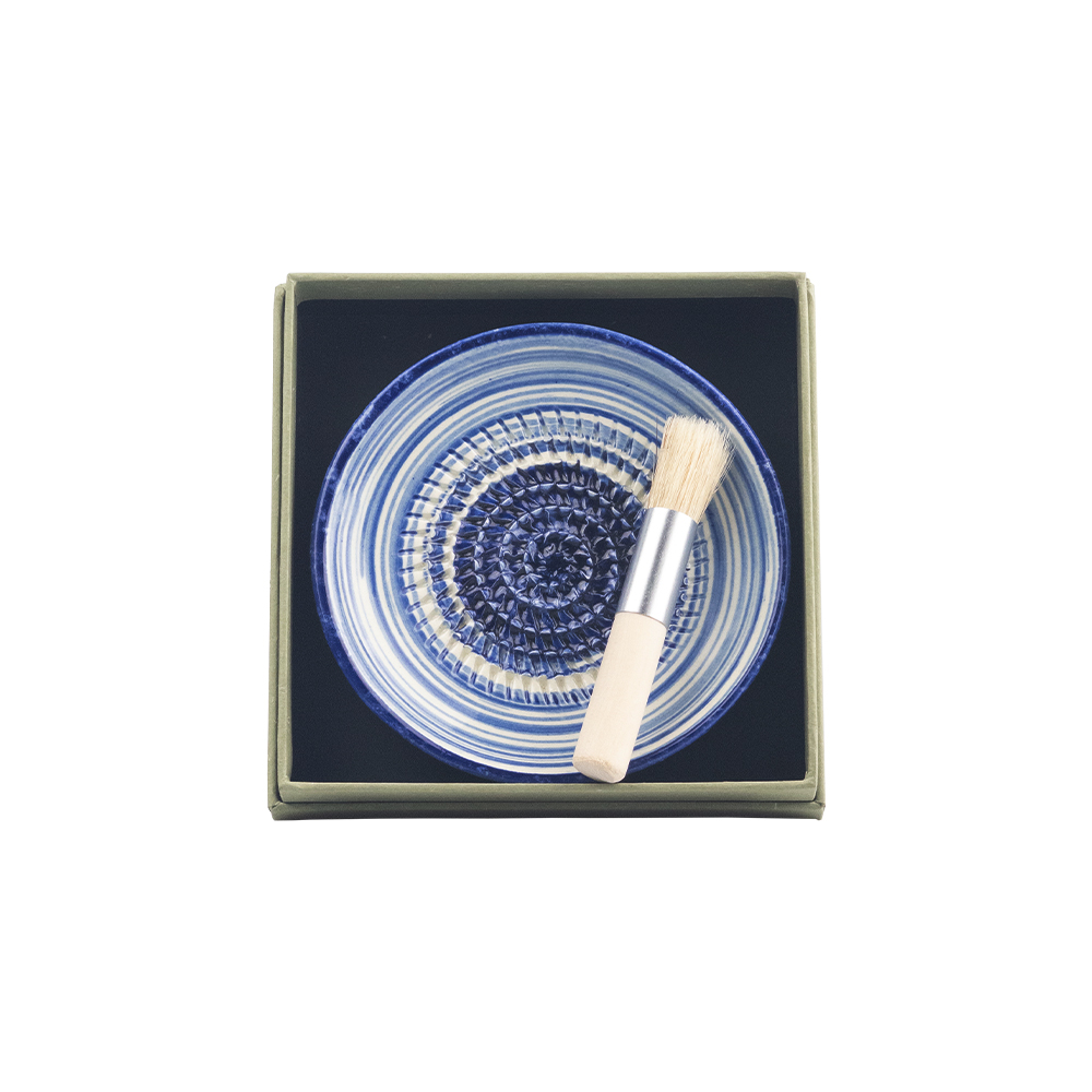 Picture of Ceramic Garlic Grater & Brush Set - Ripple
