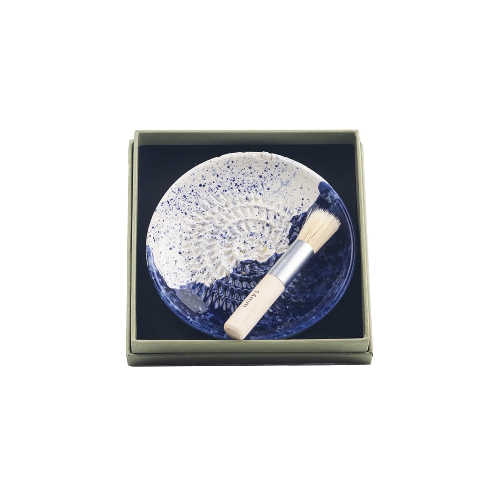 Picture of Ceramic Garlic Grater & Brush Set - Wave