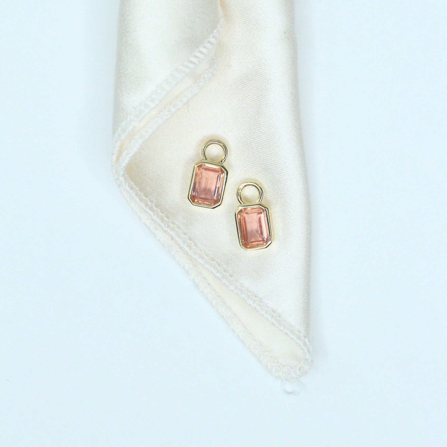 Picture of Mini Cushion Charm - 14K - Blush Lilac