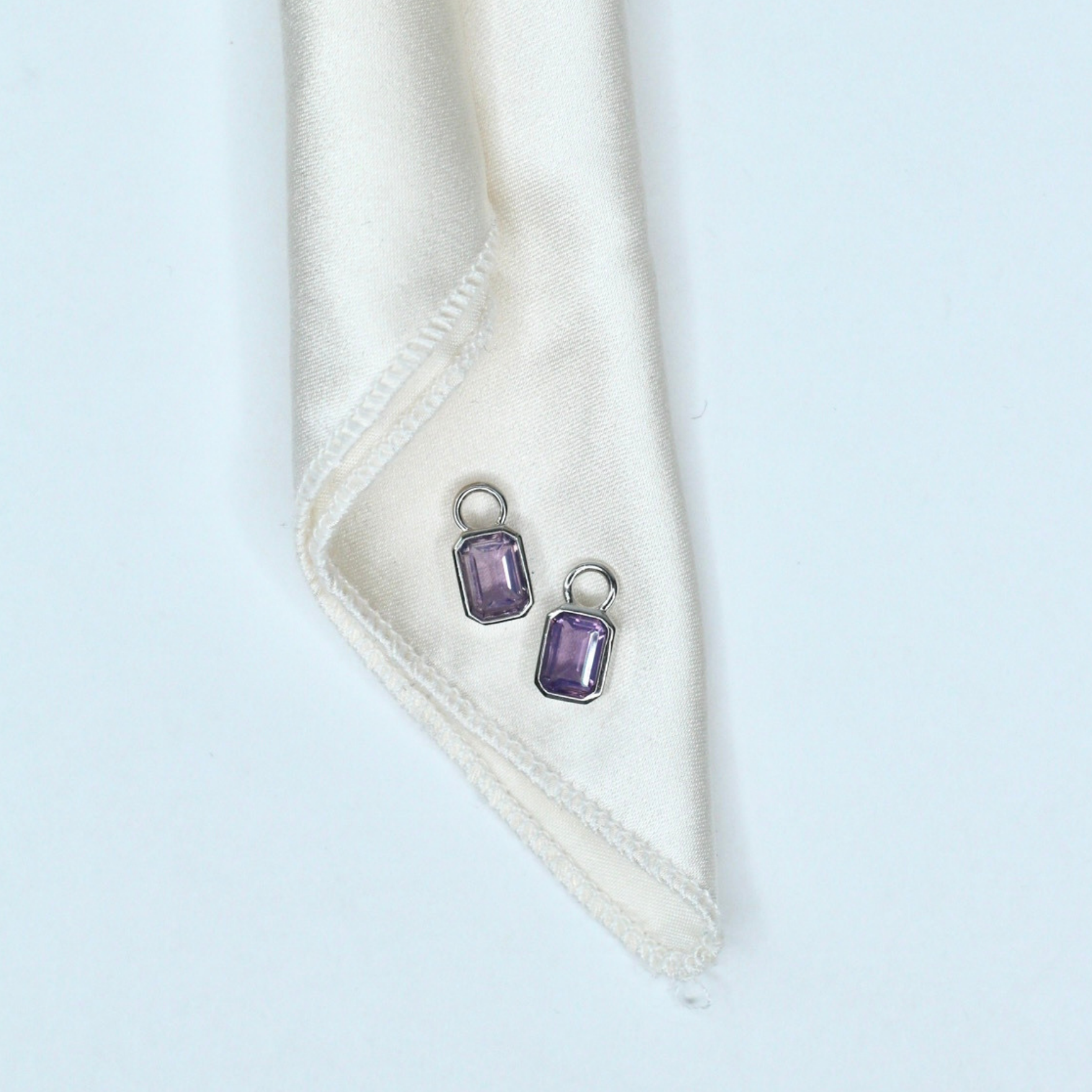 Picture of Mini Cushion Charm - 14K -  Lavender Quartz