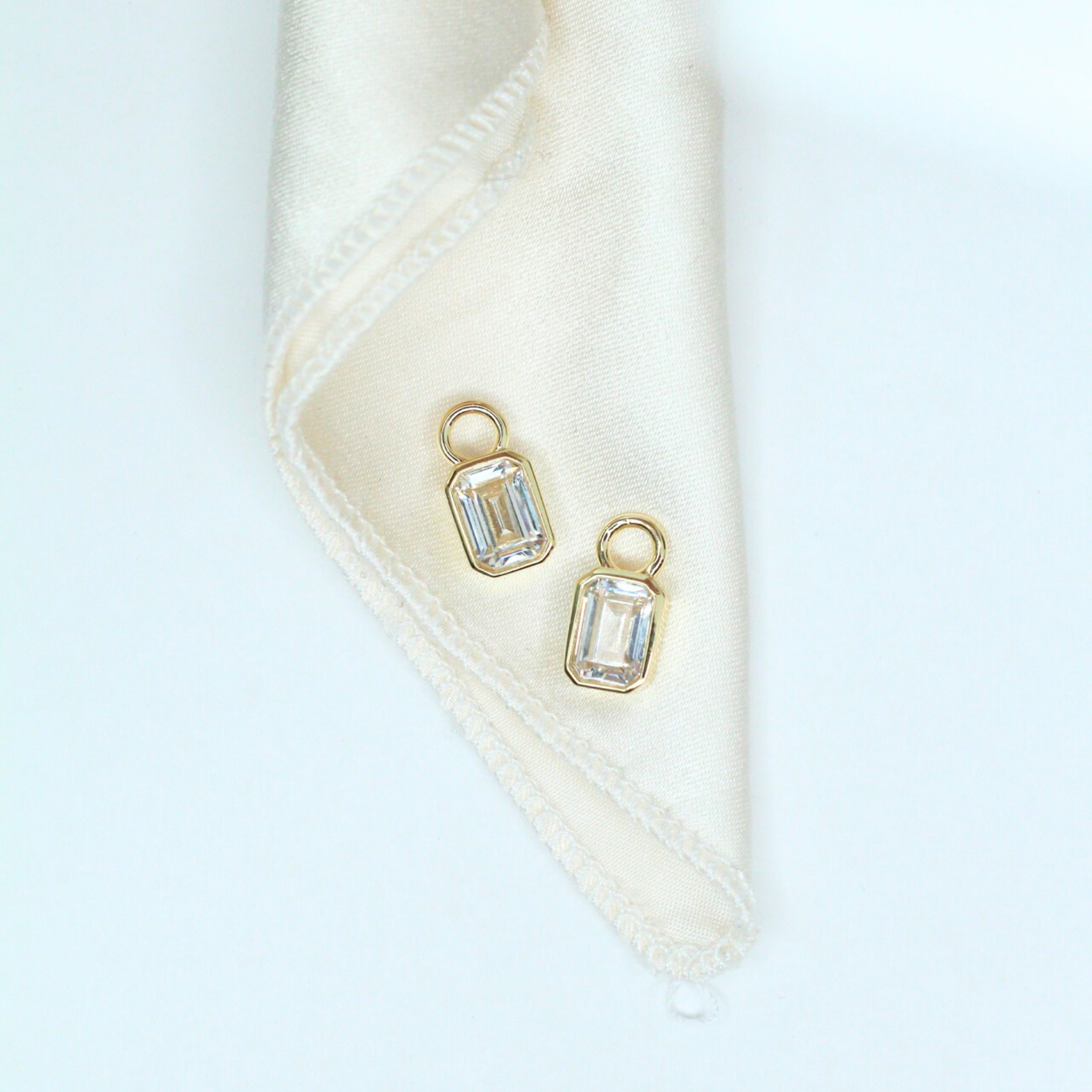 Picture of Mini Cushion Charm - 14K - White CZ
