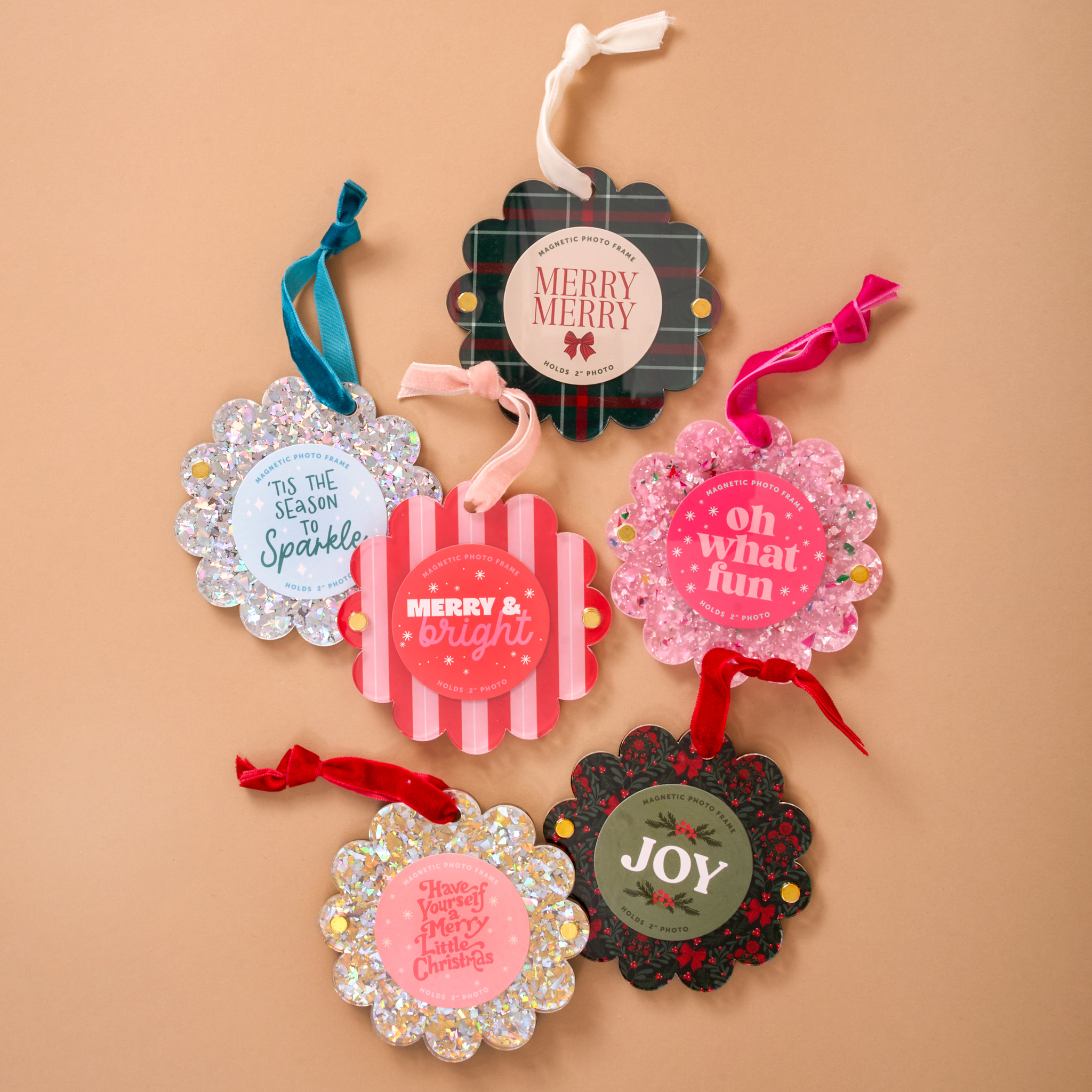 Picture of Holiday Scalloped Picture Frame Product Bundle