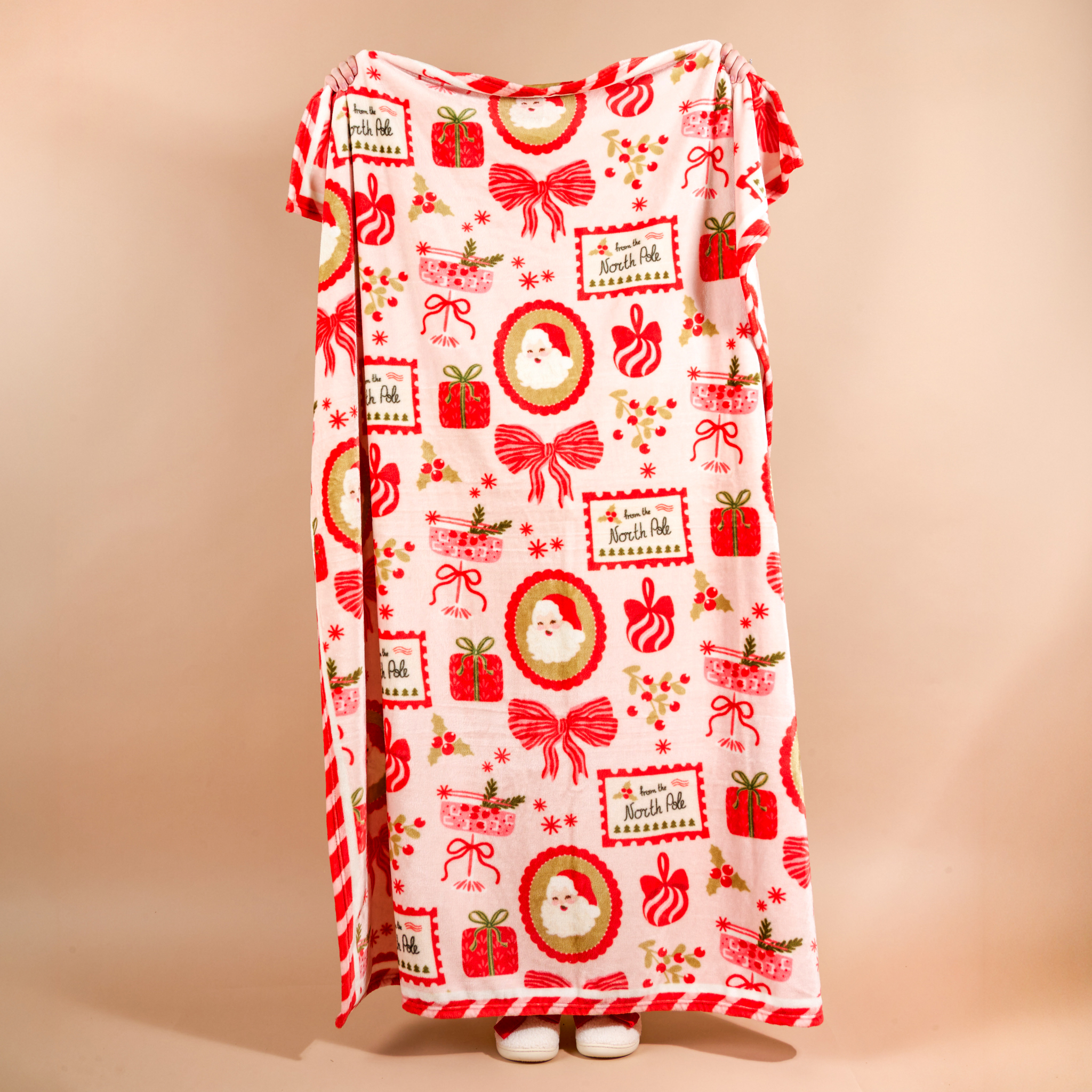 Picture of Snuggle Up Plush Blanket-Mistletoe Magic
