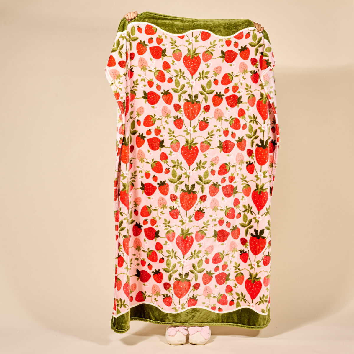 Picture of Snuggle Up Plush Blanket-Strawberry Fields