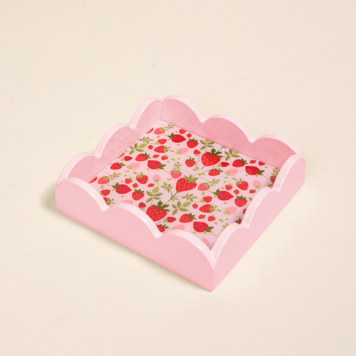 Picture of Scallop Trinket Tray-Strawberry Fields