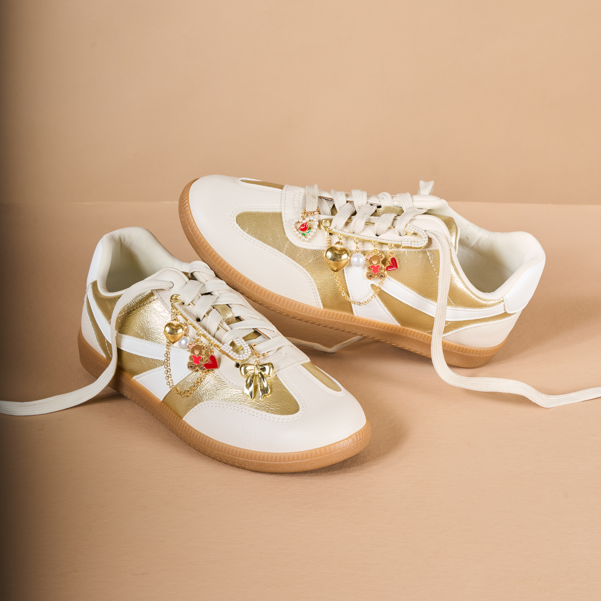 Picture of Dazzle Shoe Charm Pack-Beary in Love