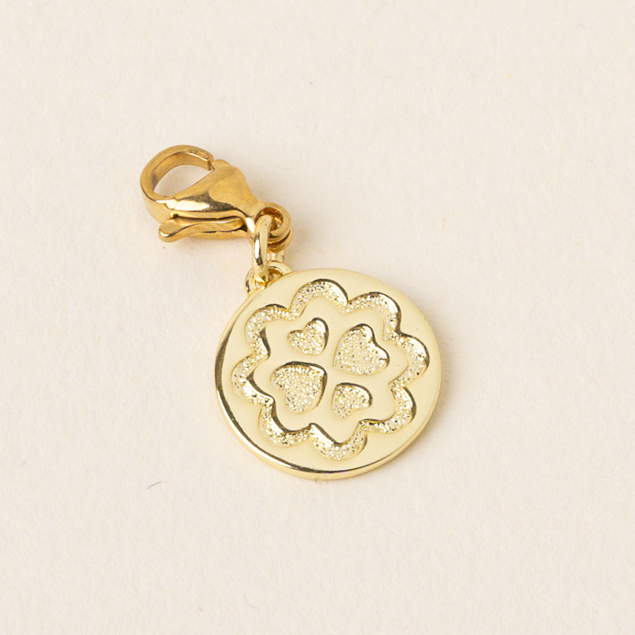 Picture of Jewelry Trait Charm Gold-Loving