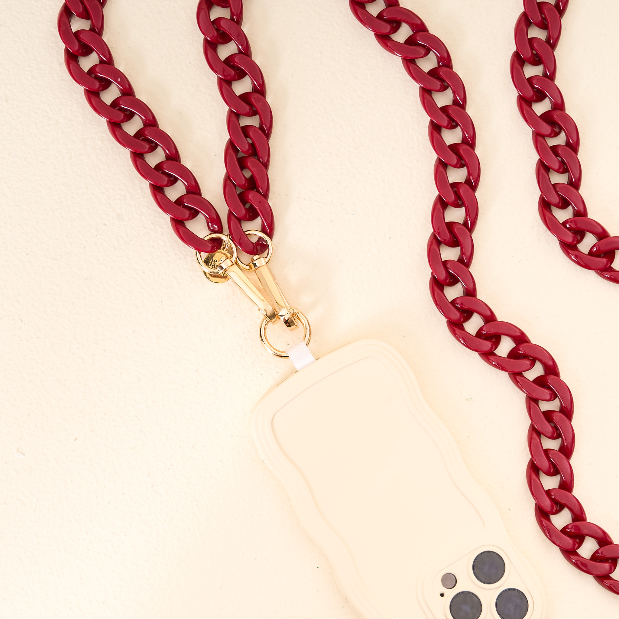 Picture of Hold the Phone Crossbody Chain-Burgundy