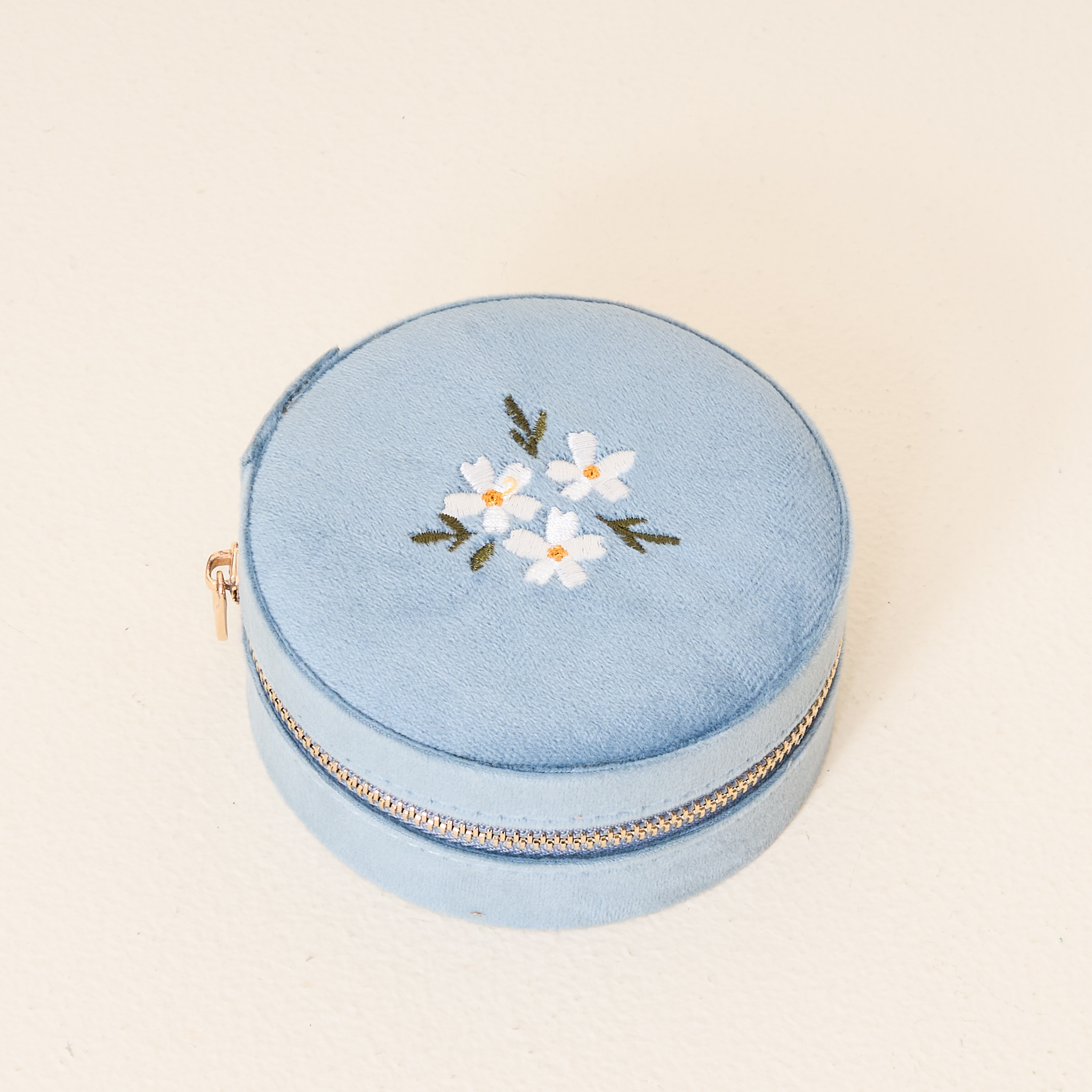 Picture of Round Velvet Jewelry Case-Floral Misty Blue