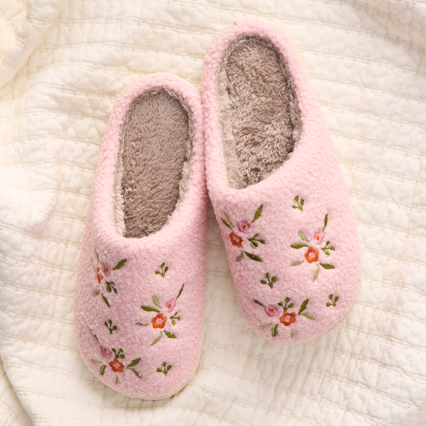 Picture of Fuzzy Slippers-Dainty Floral Pink S/M