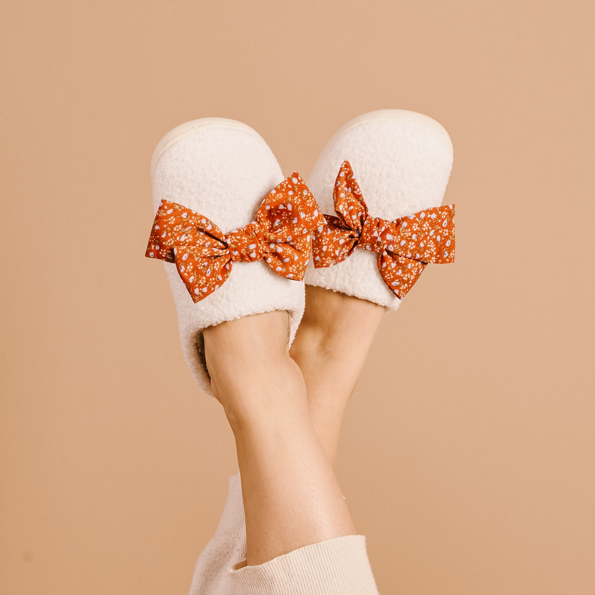 Picture of Fuzzy Slippers-Betty Bow Fall Flora M/L