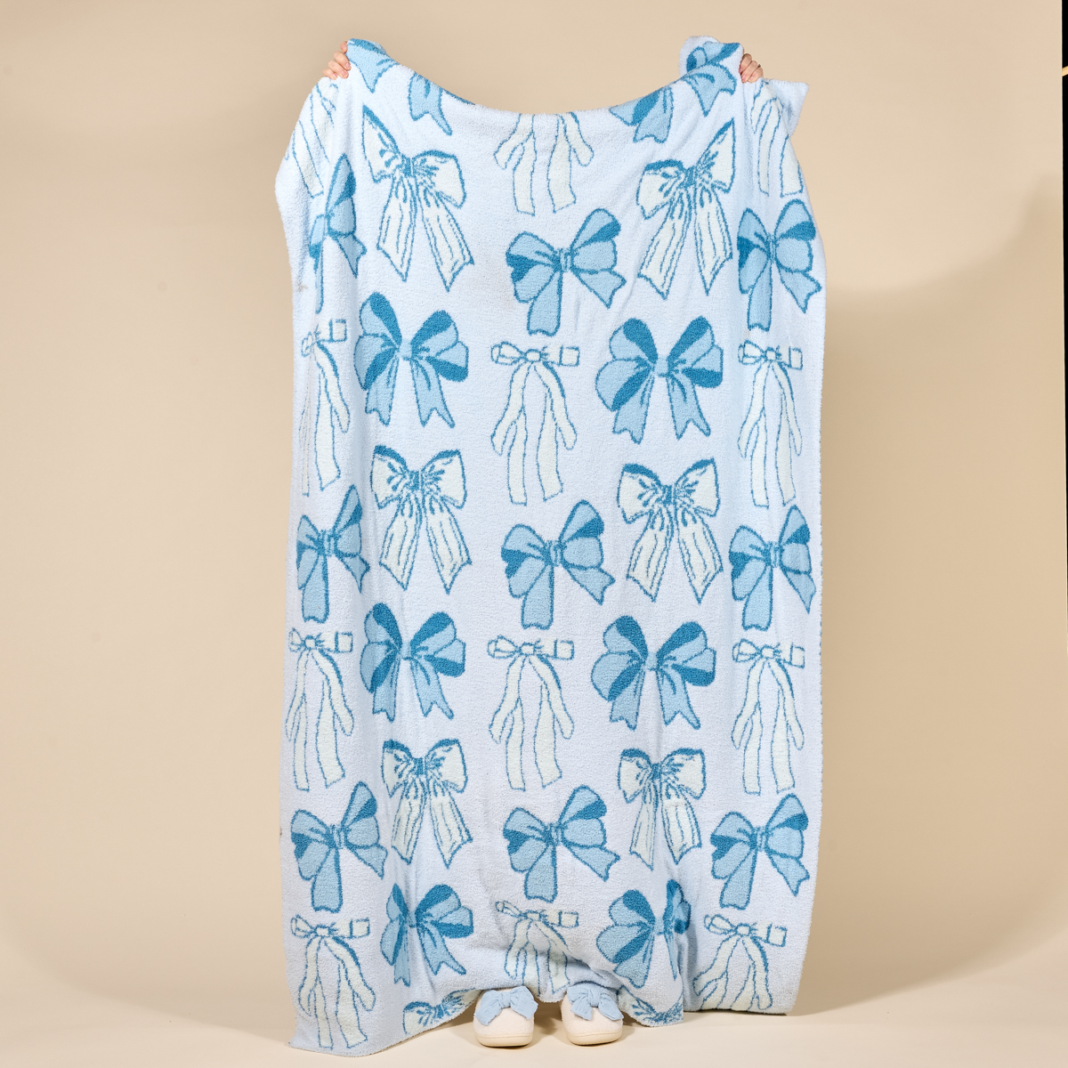 Picture of Cozy Dreams Luxe Blanket-Blushing Bows Blue