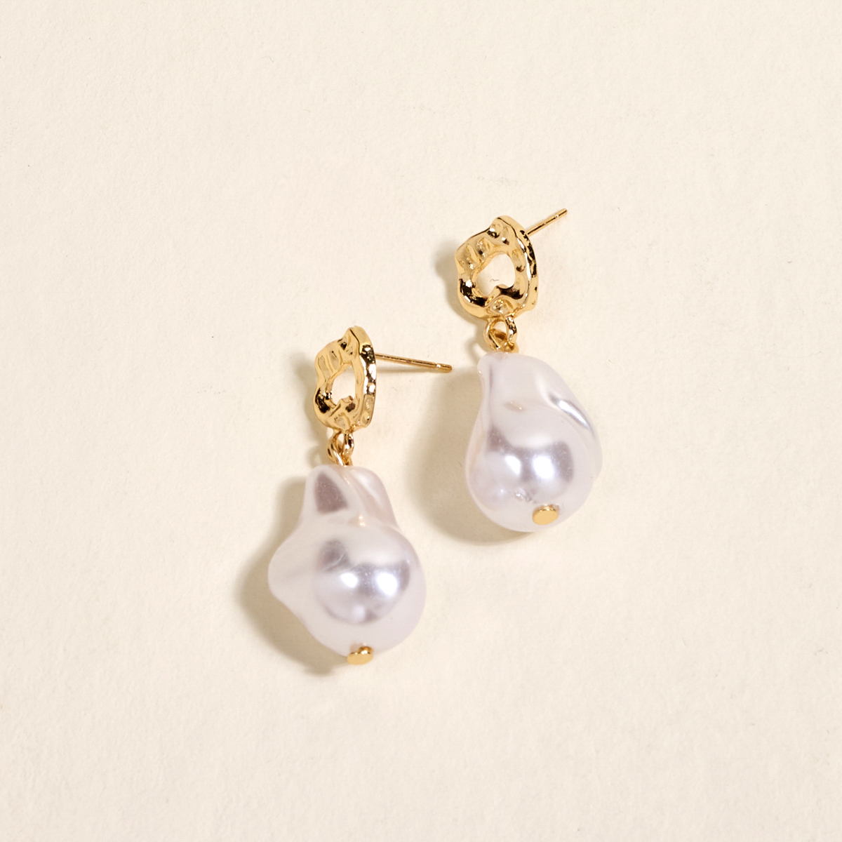 Picture of Standout Earrings-Baroque Pearl