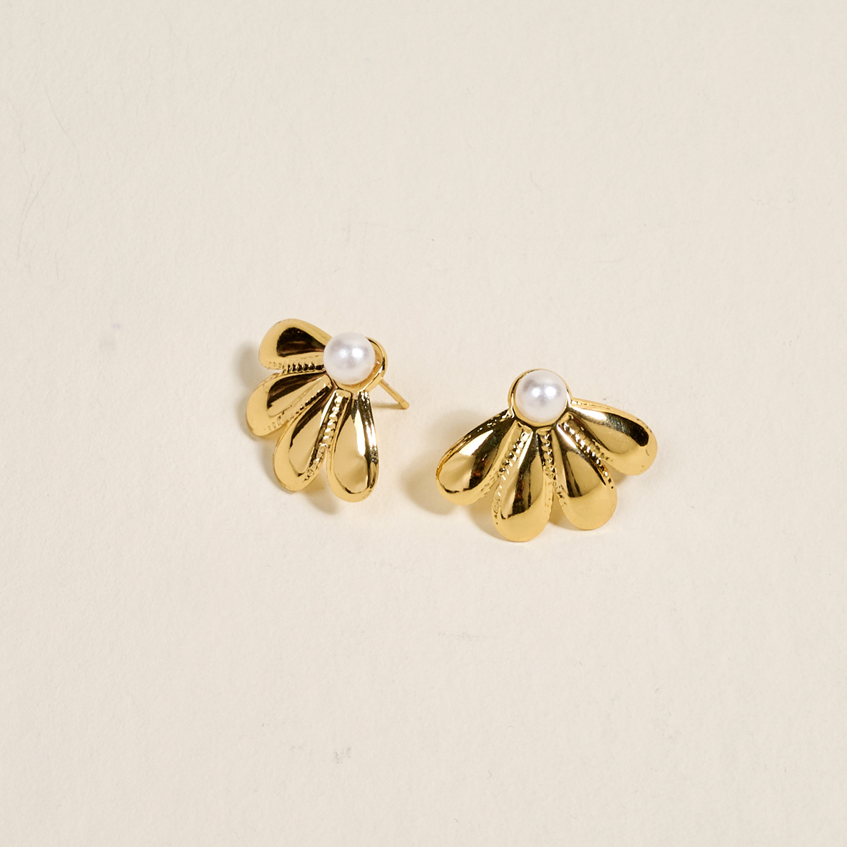 Picture of Standout Earrings-Daisy Doo