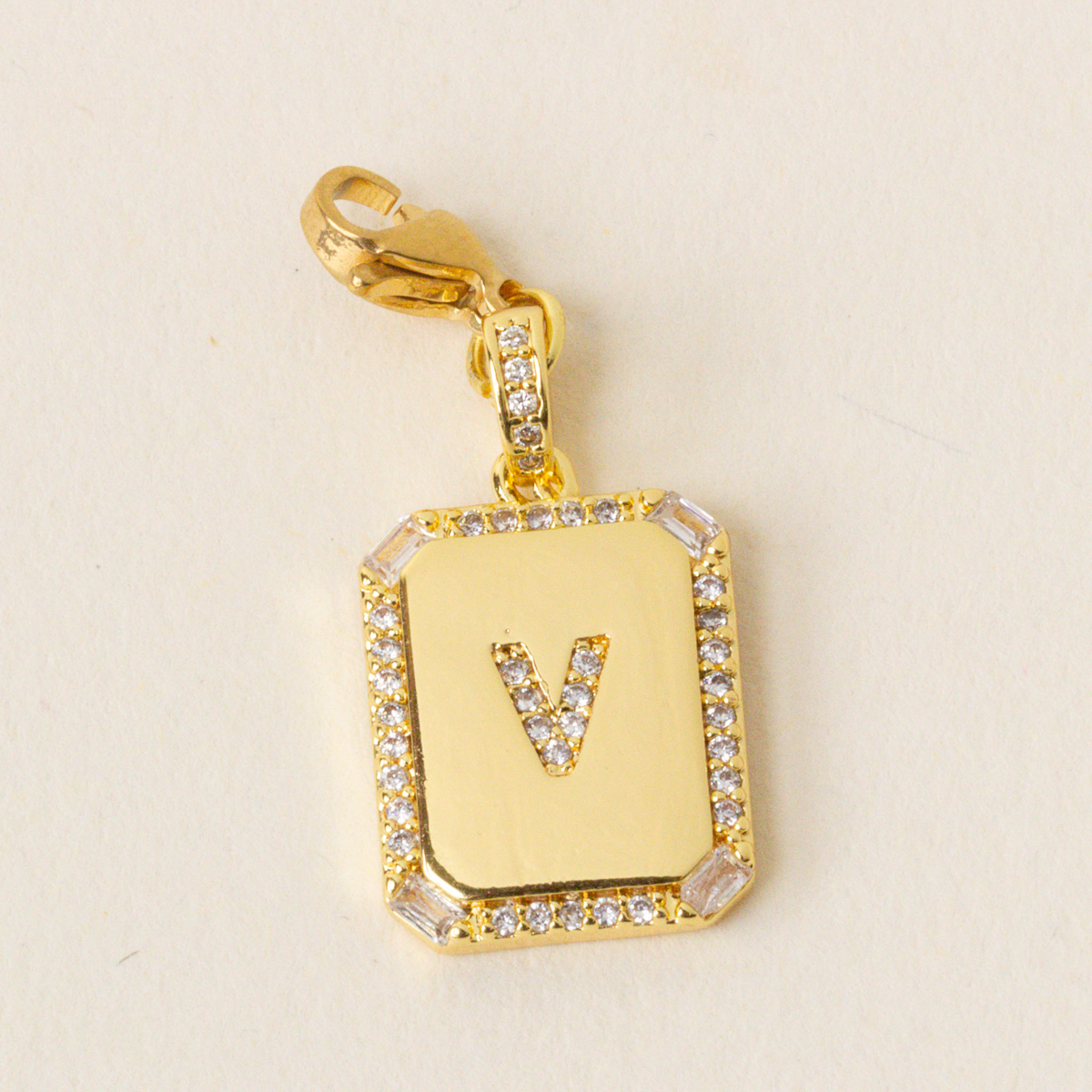 Picture of Jewelry Charm Initial Letter Gold-V