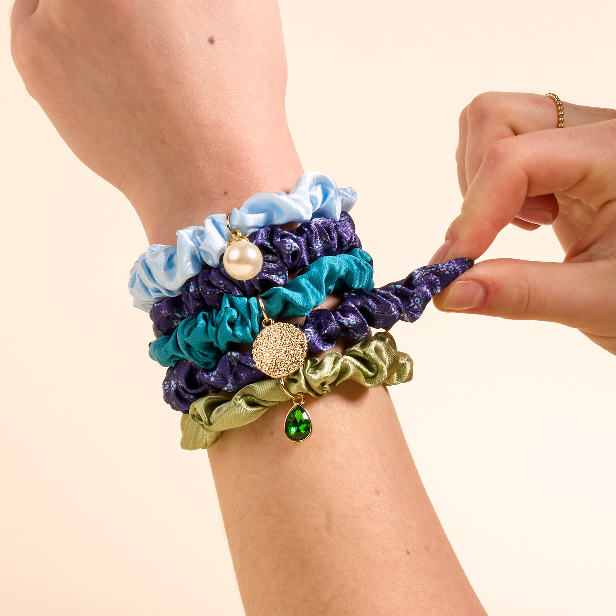 Picture of Scrunchie Charm Set-Endless Daydream Navy