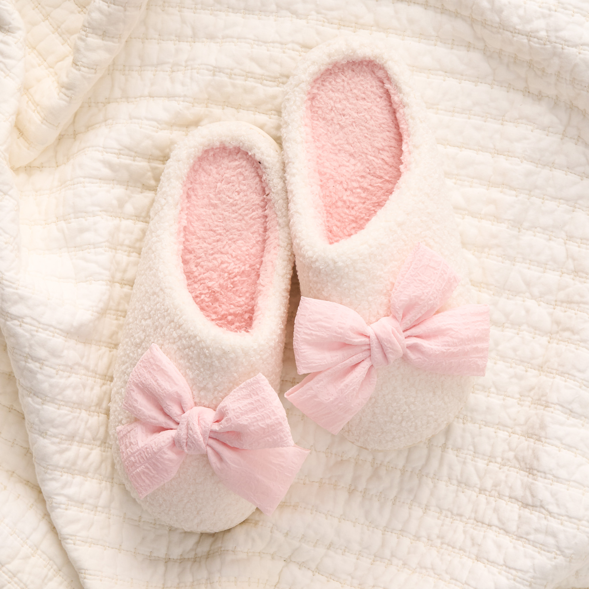 Picture of Fuzzy Slippers-Betty Bow Blush S/M