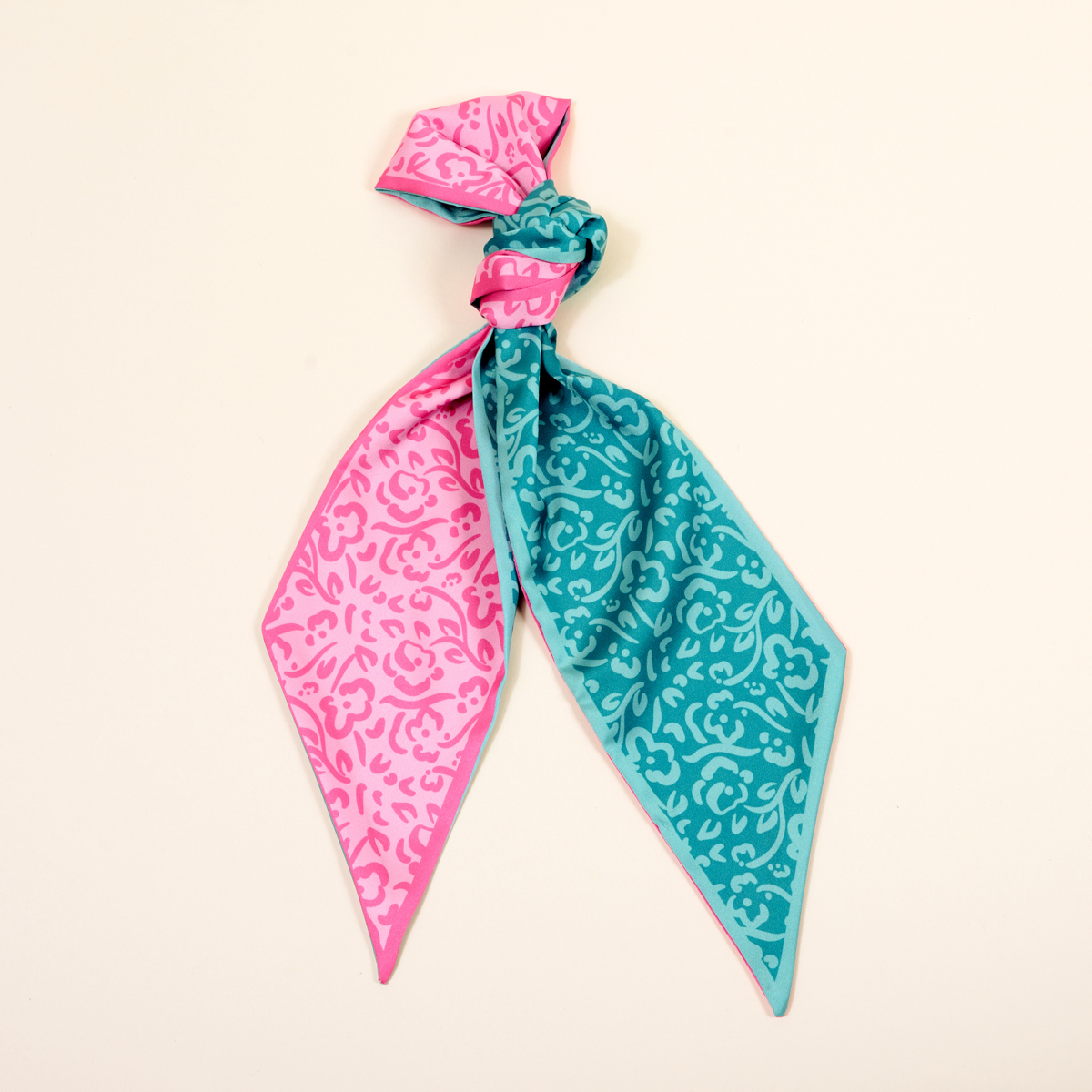 Picture of Twirl & Tie Scarf Accessory-Pattern Play