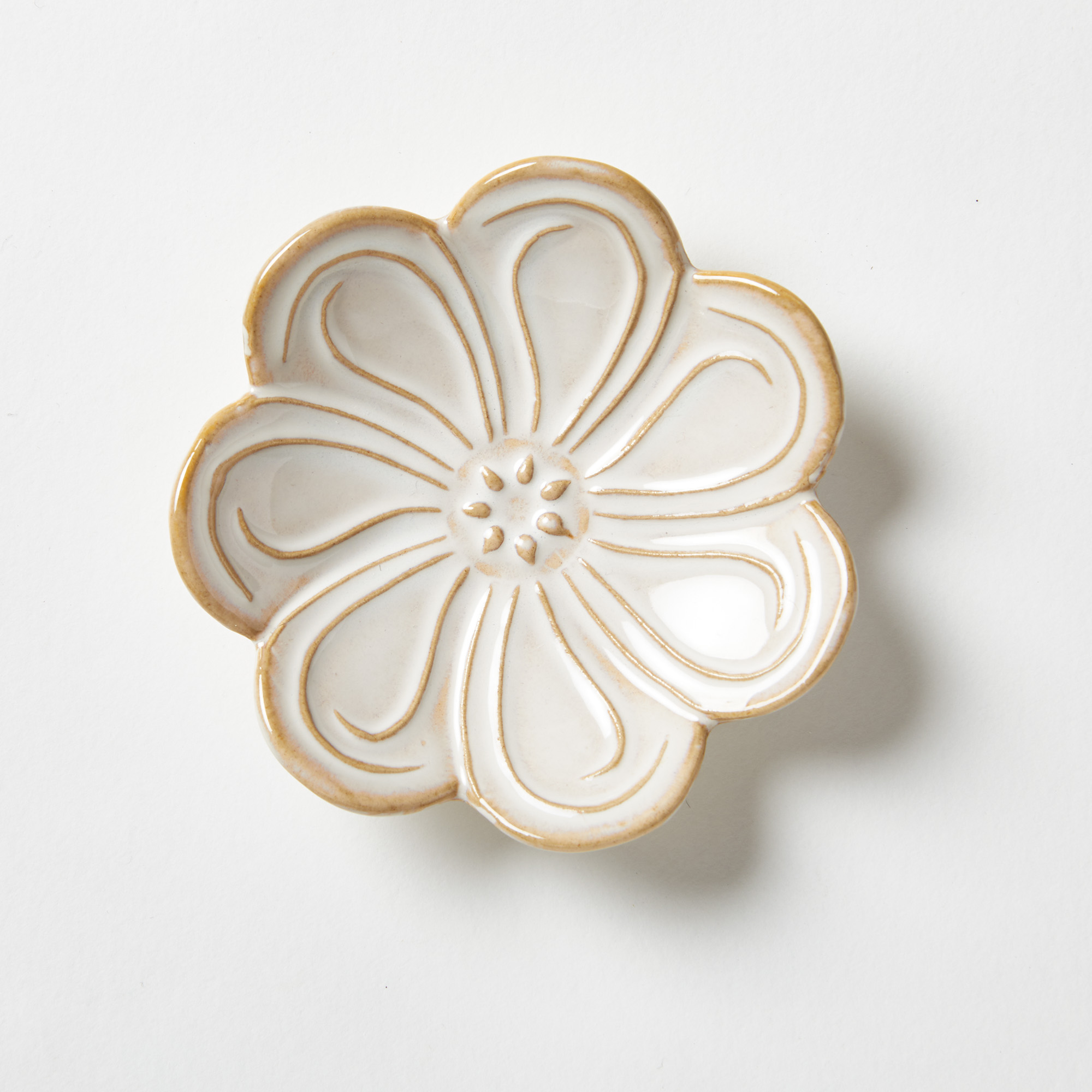 Picture of GARDENIA FLOWER TRINKET DISH