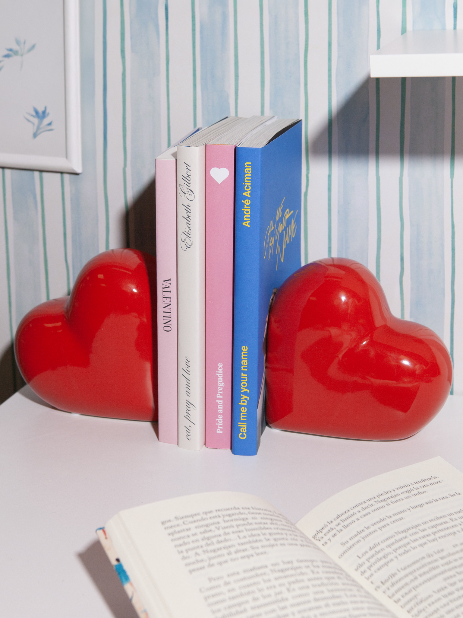Picture of DOIY, Bookend, Love, Red