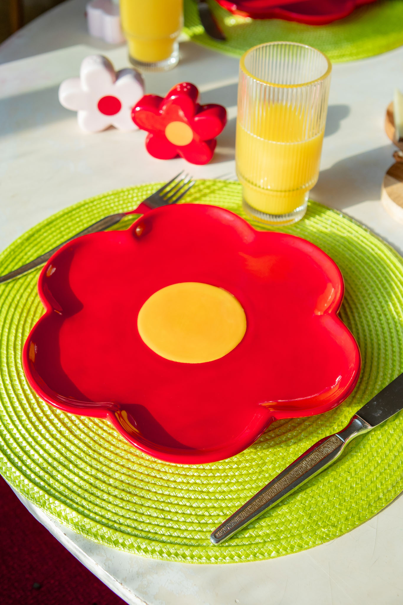 Picture of DOIY, Plate, L, Daisy, Red