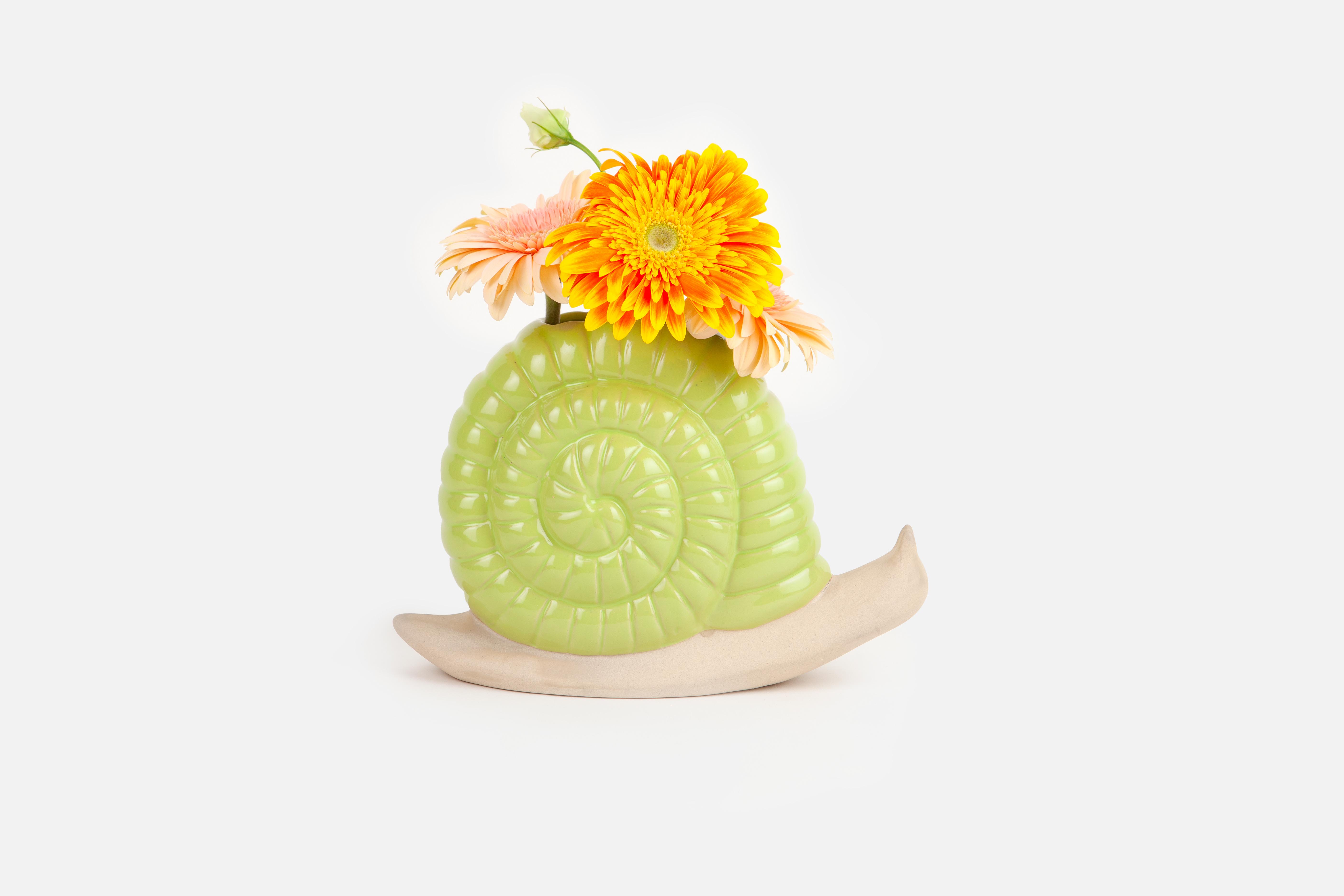 Picture of DOIY, Vase, M, Woodland, Snail Green