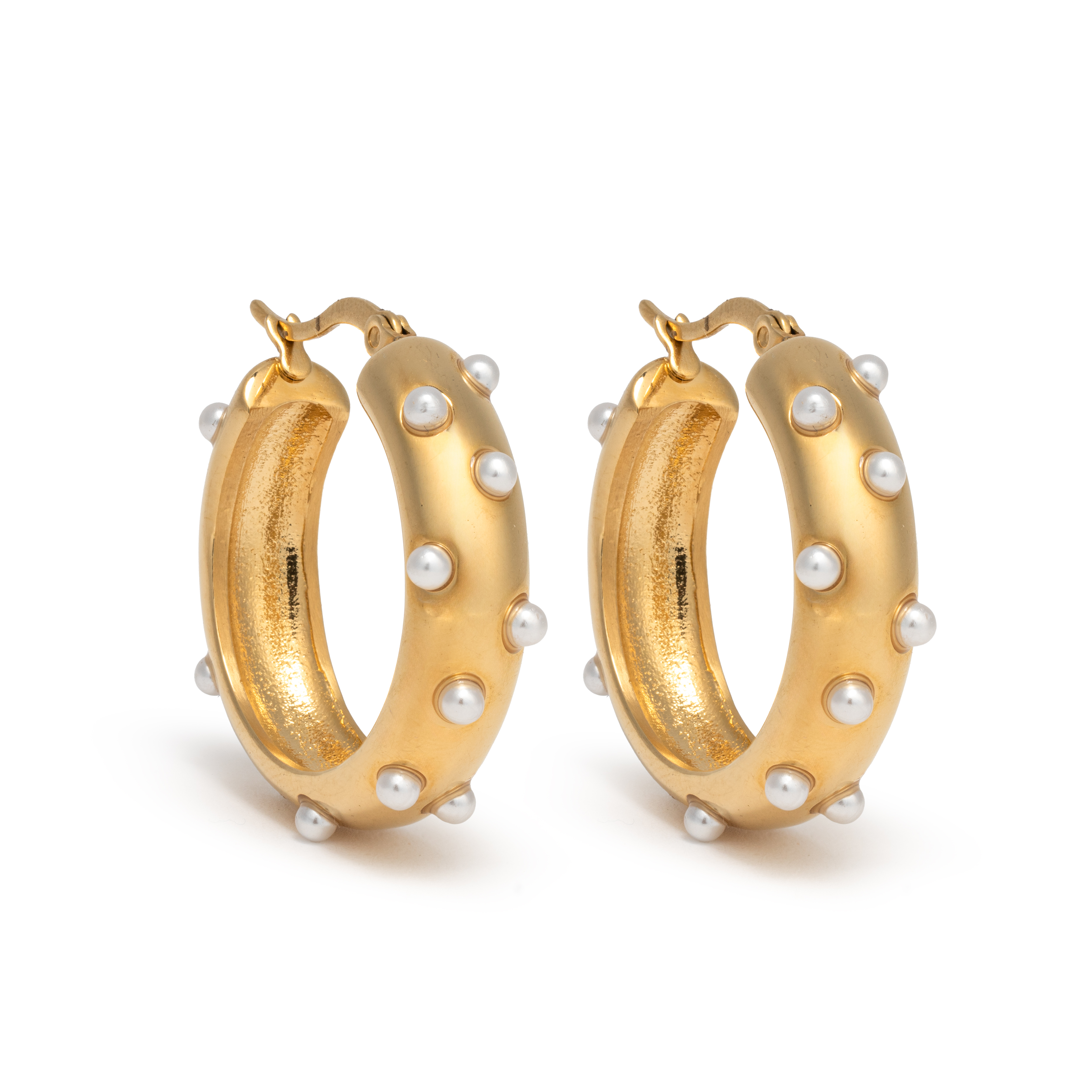 Picture of gold chunky round pearl earring