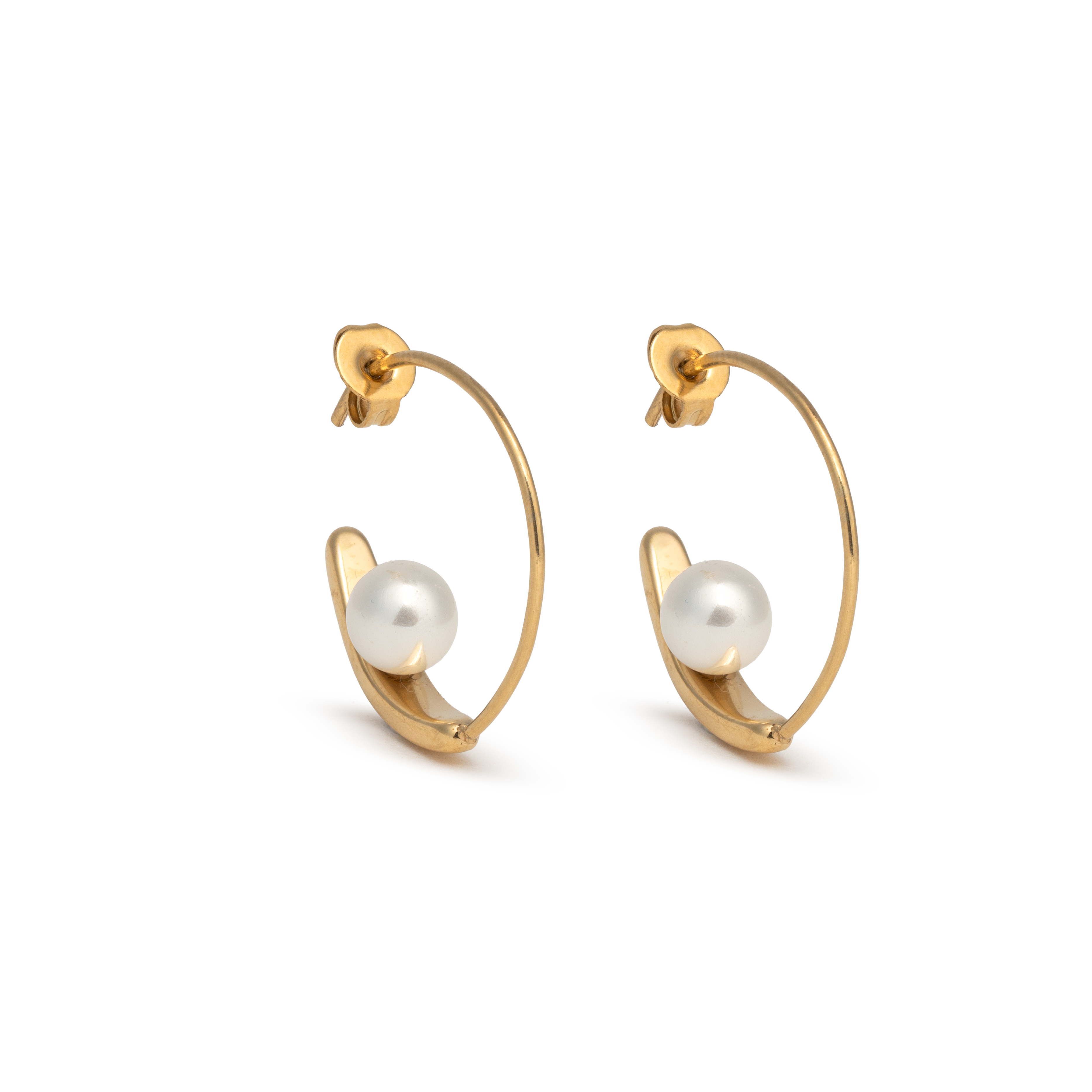 Picture of gold pearl in the circle open hoop earring