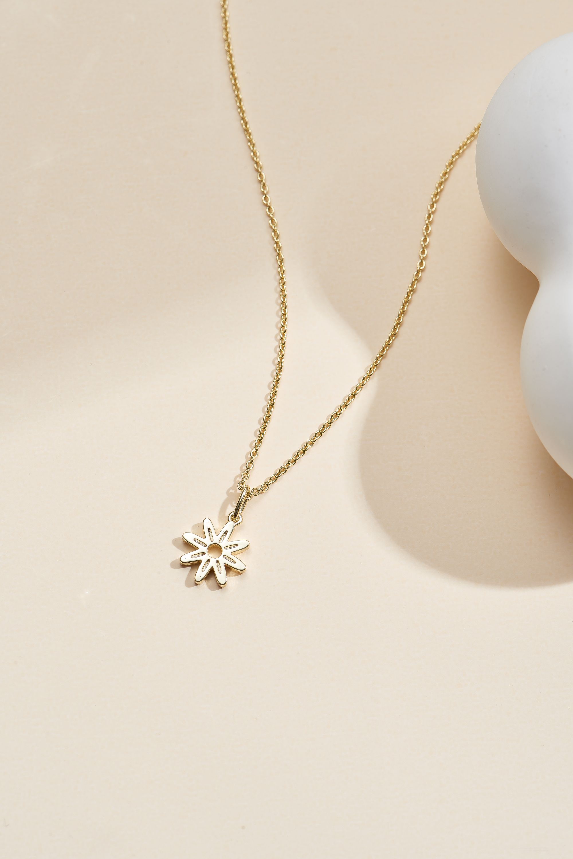 Picture of gold wish and wonder daisy necklace