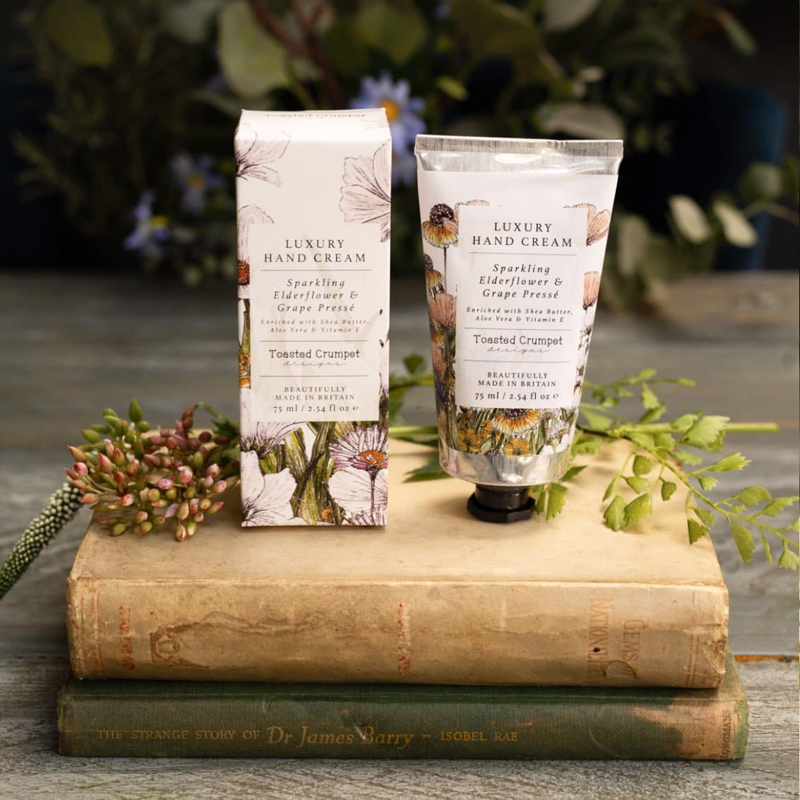 Picture of Sparkling Elderflower & Grape Presse Luxury Hand C