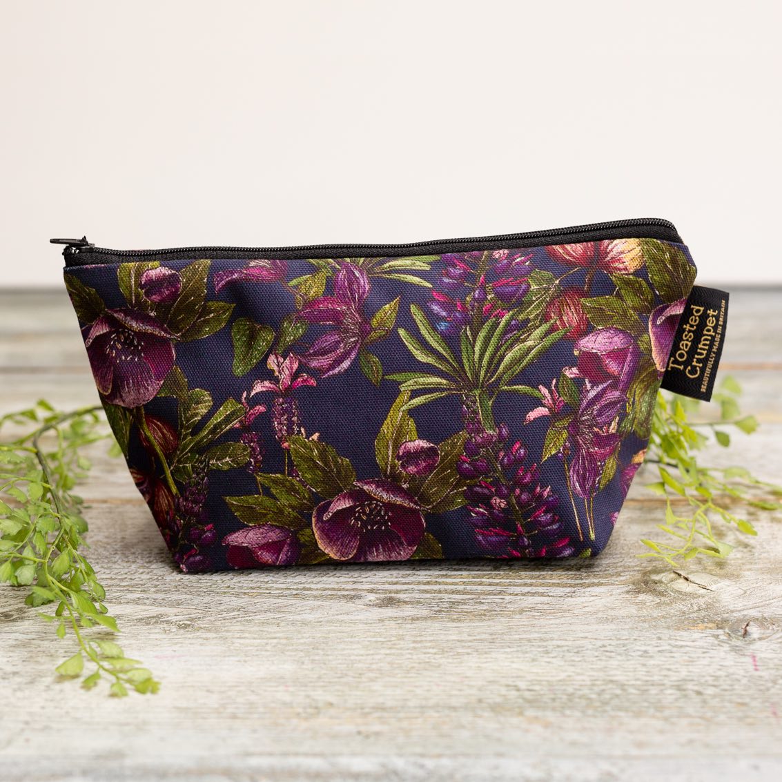 Picture of The Mulberry Collection Noir Make Up Bag
