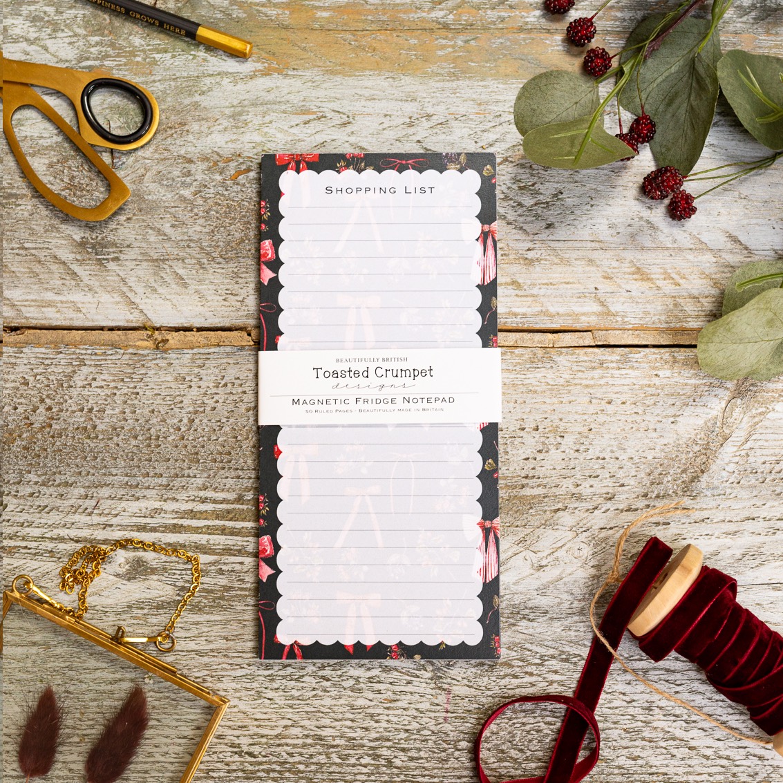 Picture of Bows & Berries Magnetic Shopping List-
