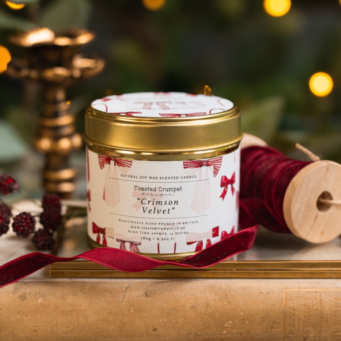 Picture of Crimson Velvet Candle in a Matt Gold Tin