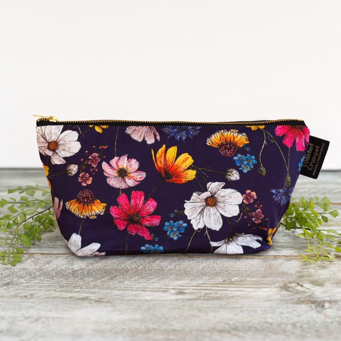 Picture of The Regency Gardens (Noir) Wash Bag